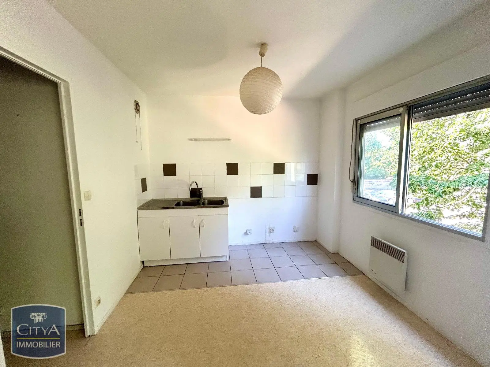 Photo 2 Appartement 1 pièce 31.78m²