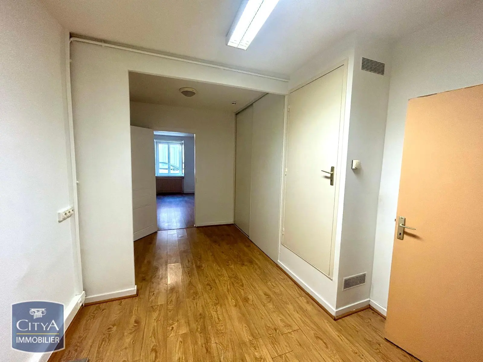 Photo 3 Appartement 1 pièce 37.6m²