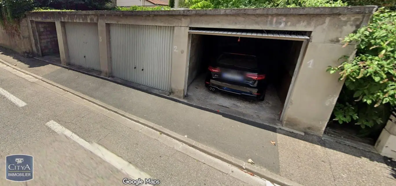 Photo 1 Parking