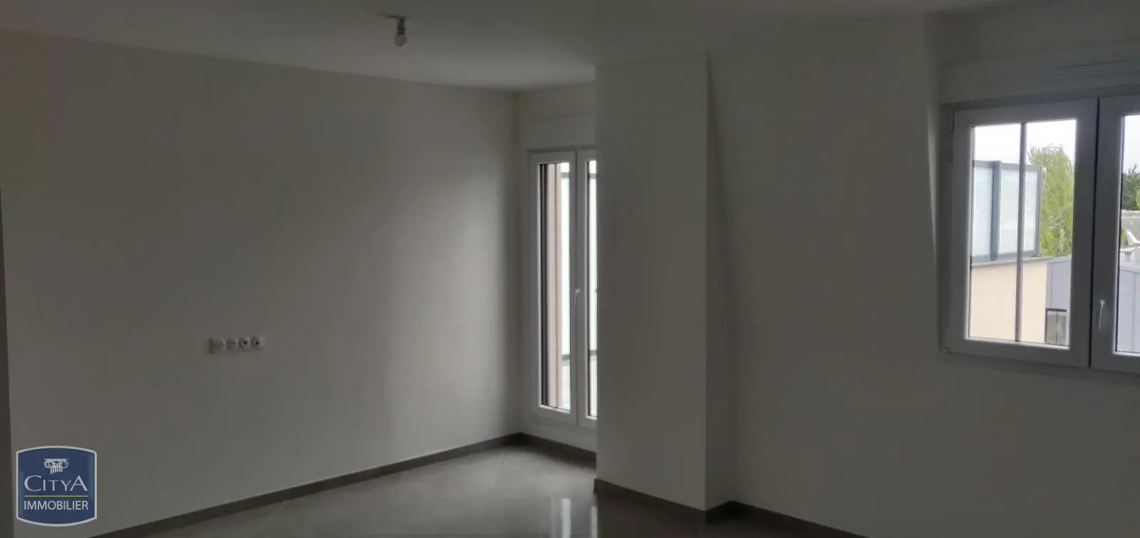 Photo 2 Appartement 1 pièce 33.8m²