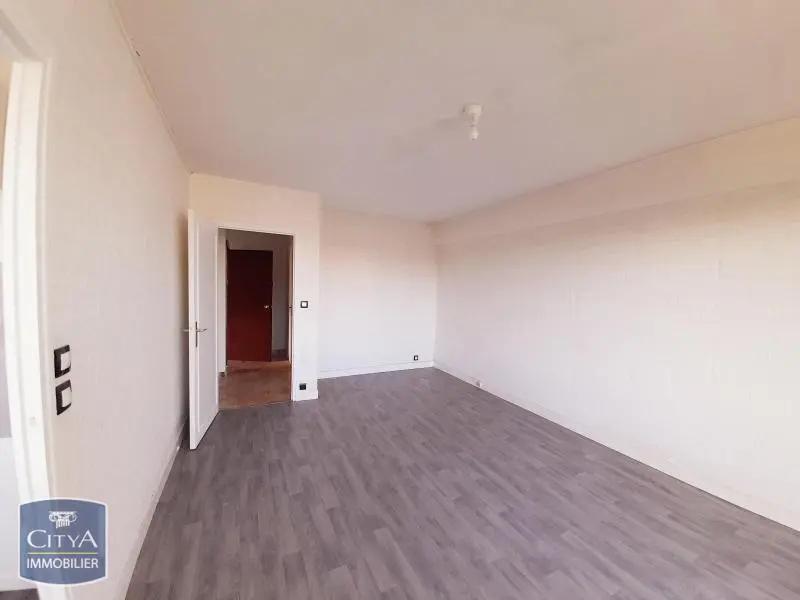 Photo 2 Appartement 1 pièce 31.85m²