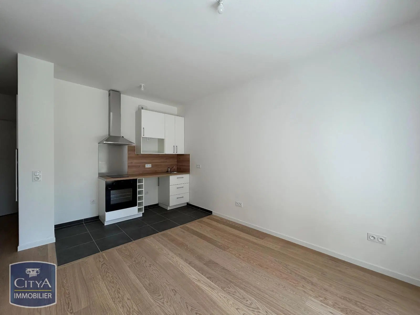 Photo 1 Appartement 1 pièce 35.23m²