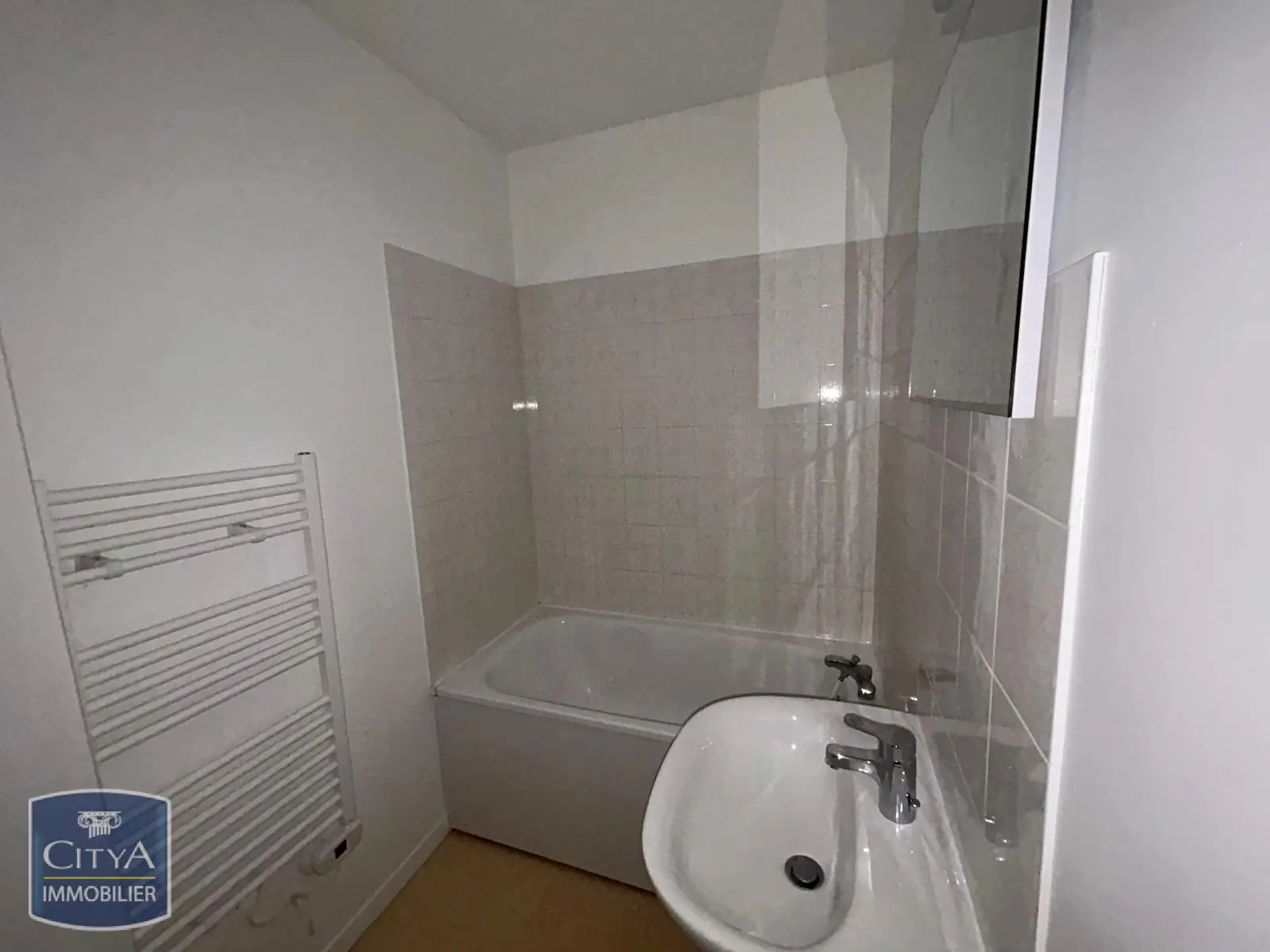 Photo 2 Appartement 1 pièce 24m²