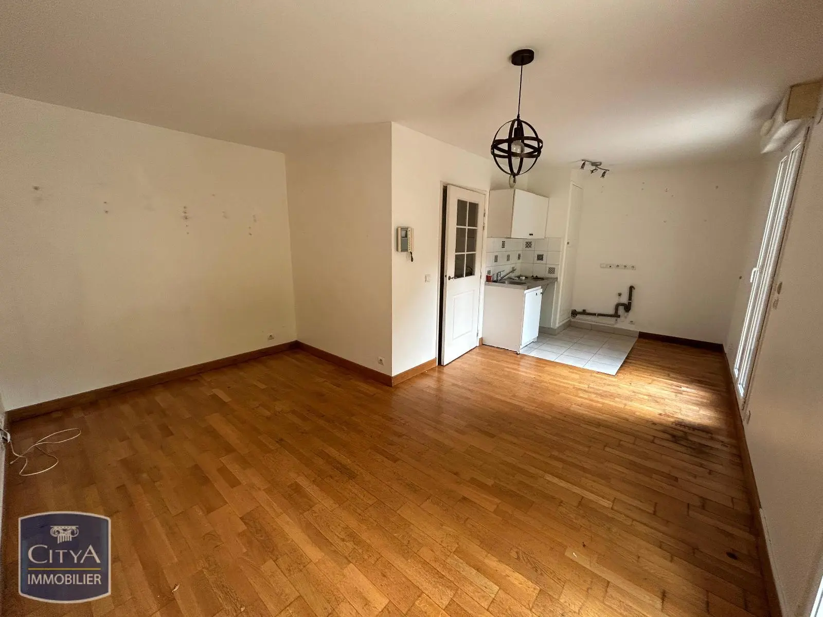 Photo 2 Appartement 1 pièce 28.08m²
