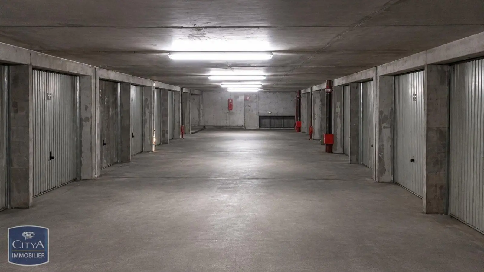 Photo 2 Parking