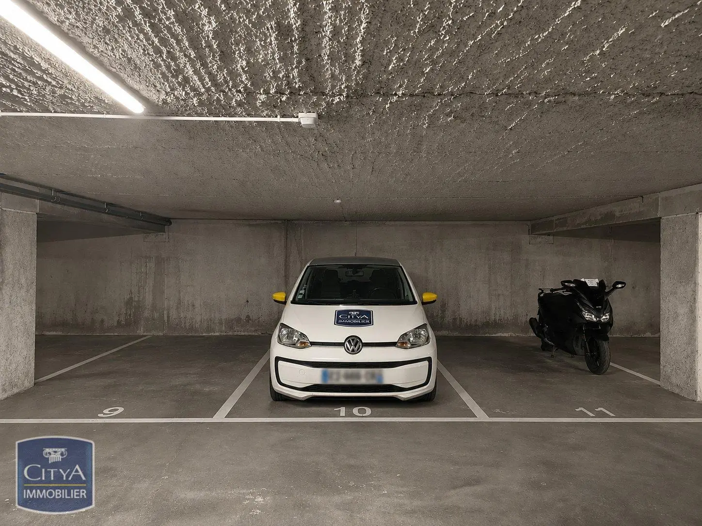 Photo 1 Parking