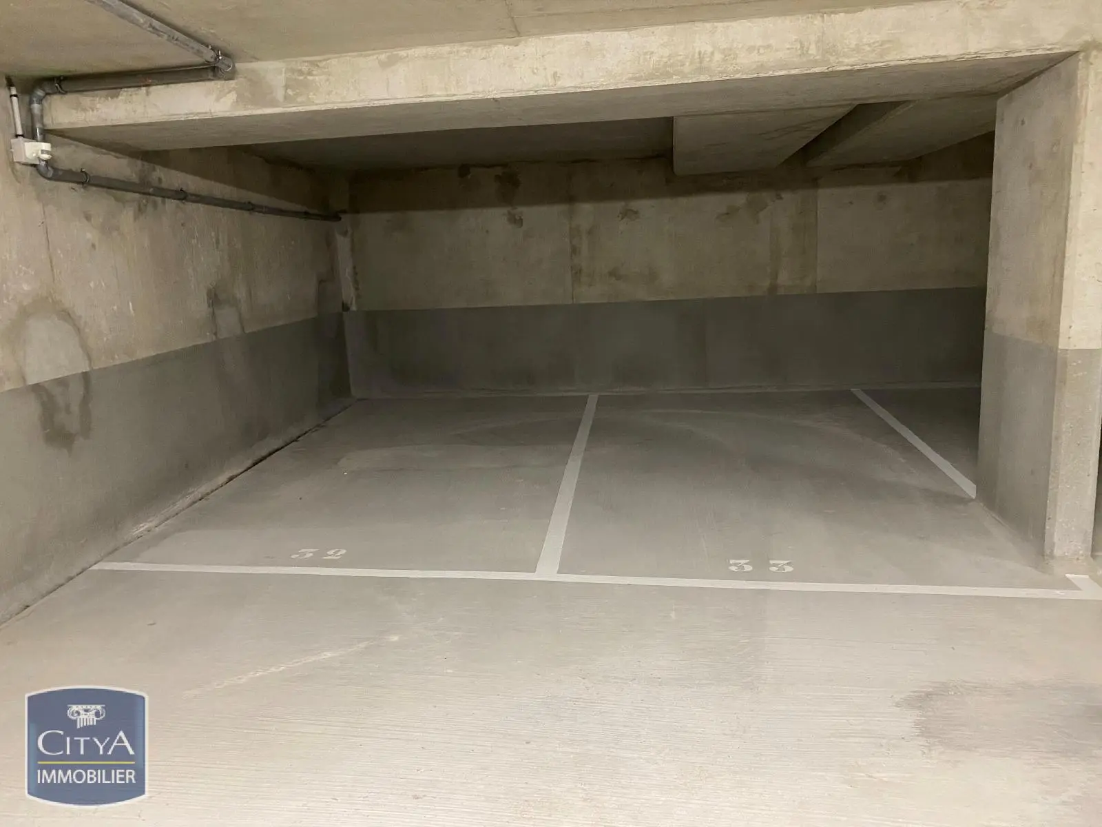 Photo 2 Parking