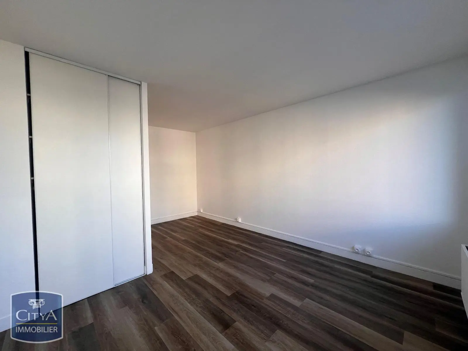 Photo 2 Appartement 1 pièce 28.47m²