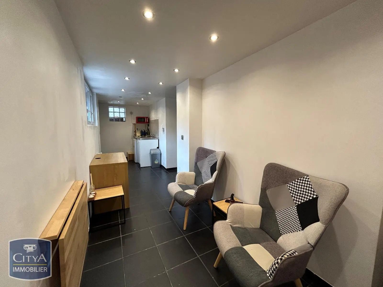 Photo 1 Appartement 1 pièce 27m²