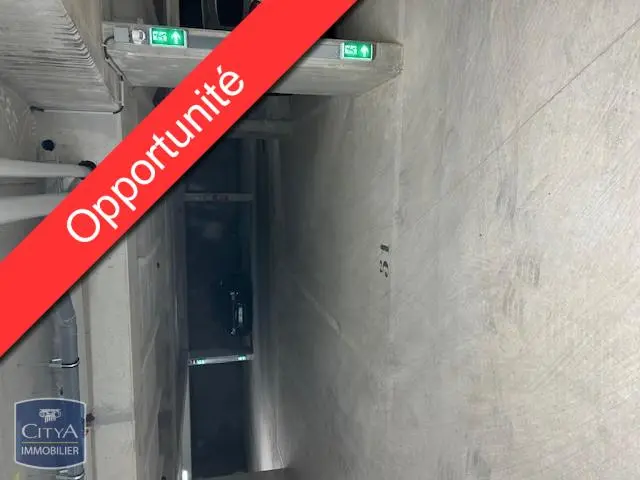 Photo 1 Parking