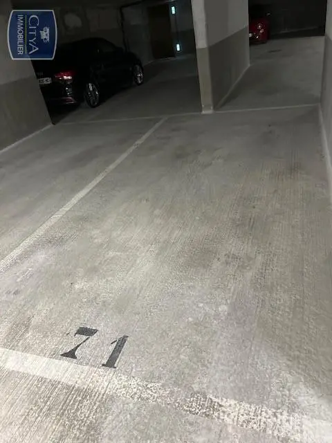 Photo 2 Parking