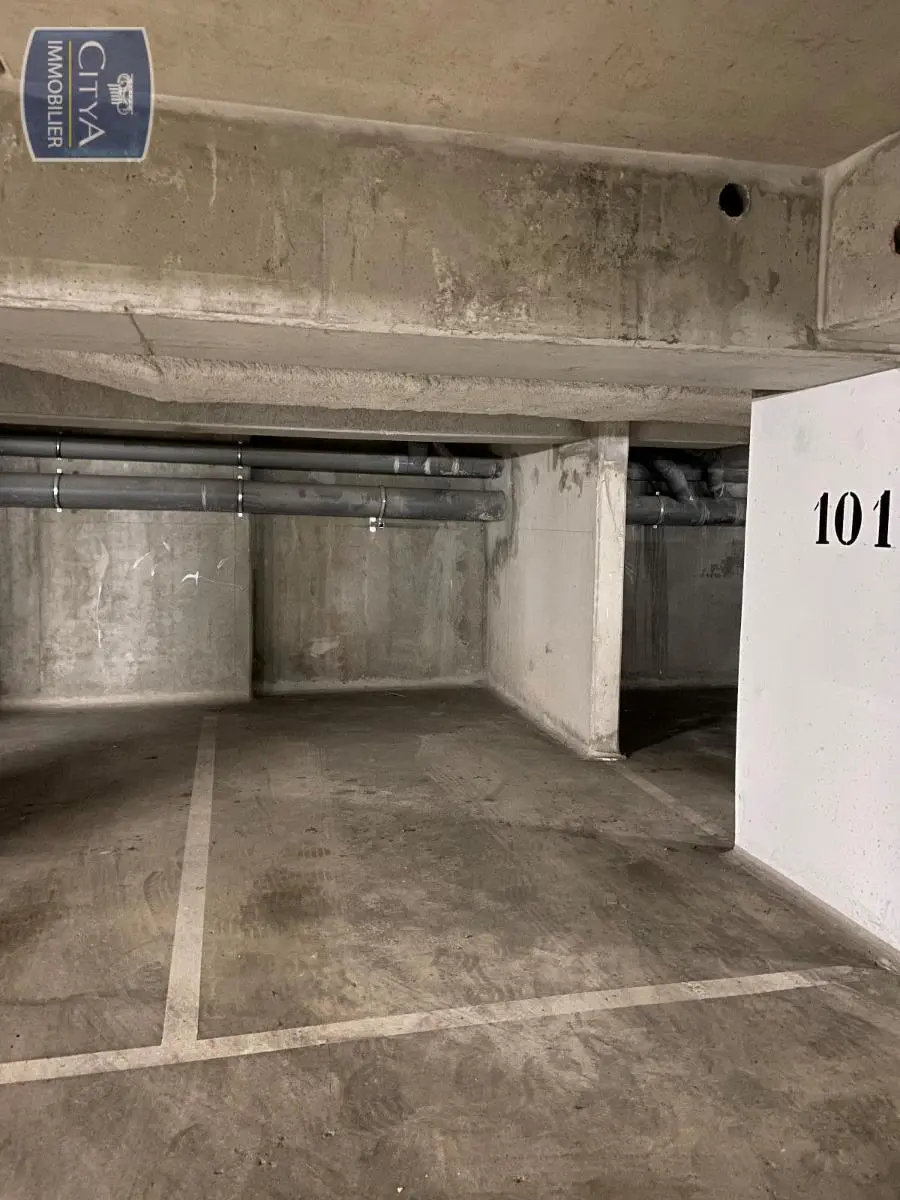 Photo 1 Parking