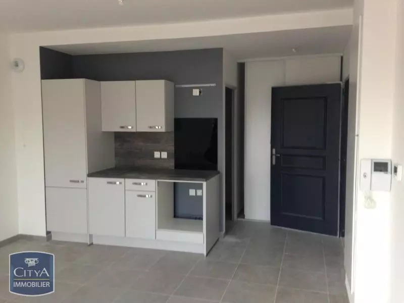 Photo 1 Appartement 1 pièce 28.7m²