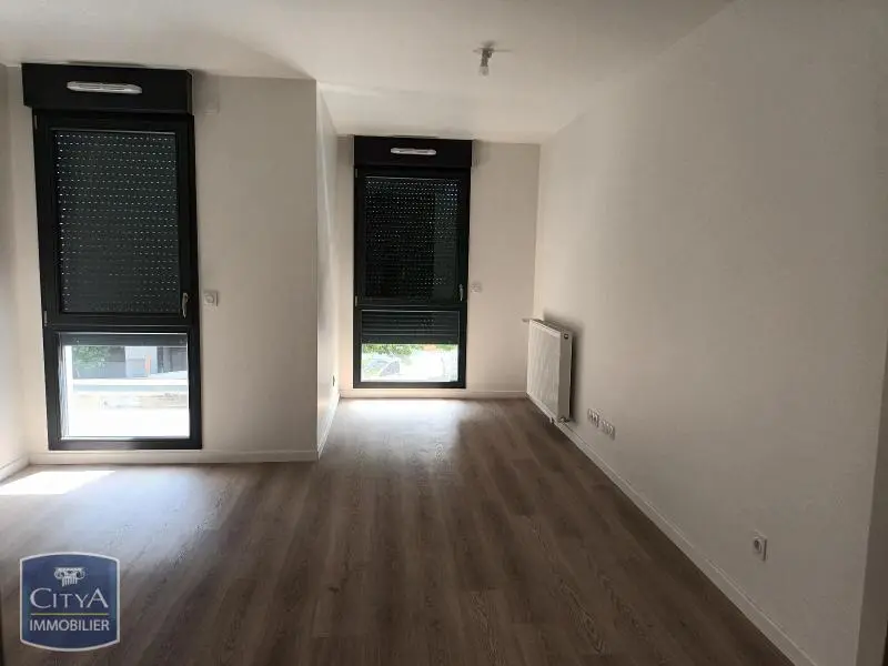 Photo 2 Appartement 1 pièce 28.5m²