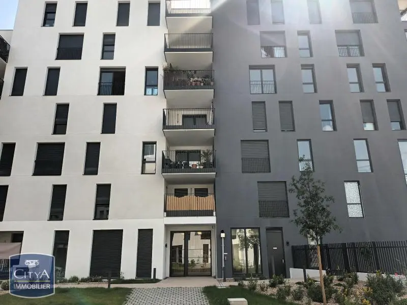 Photo 1 Appartement 1 pièce 28.5m²
