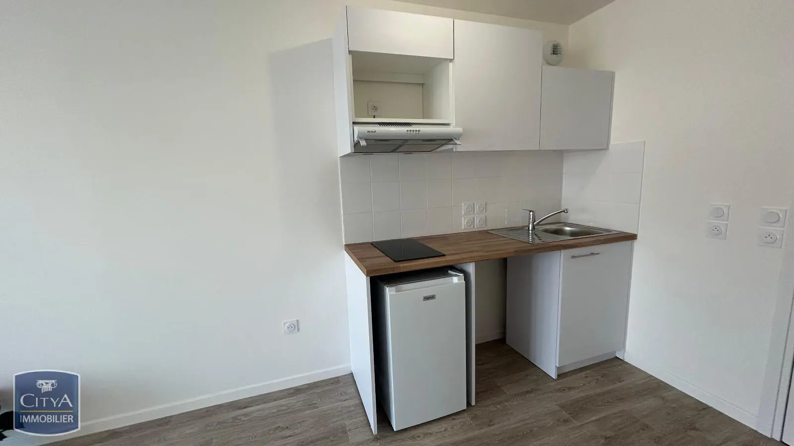 Photo 2 Appartement 1 pièce 35.76m²