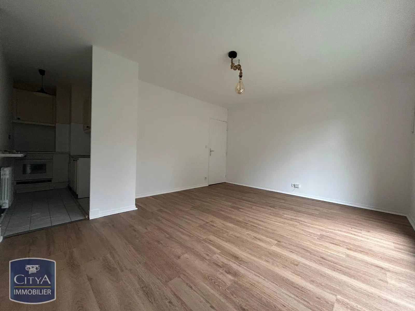 Photo 2 Appartement 1 pièce 30.71m²