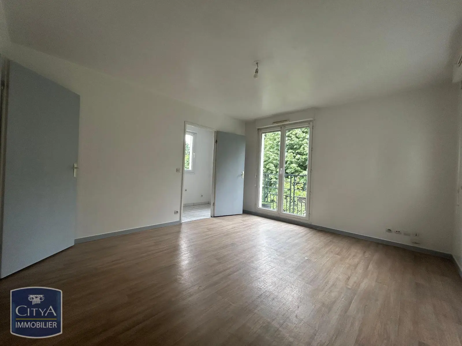 Photo 1 Appartement 1 pièce 28m²