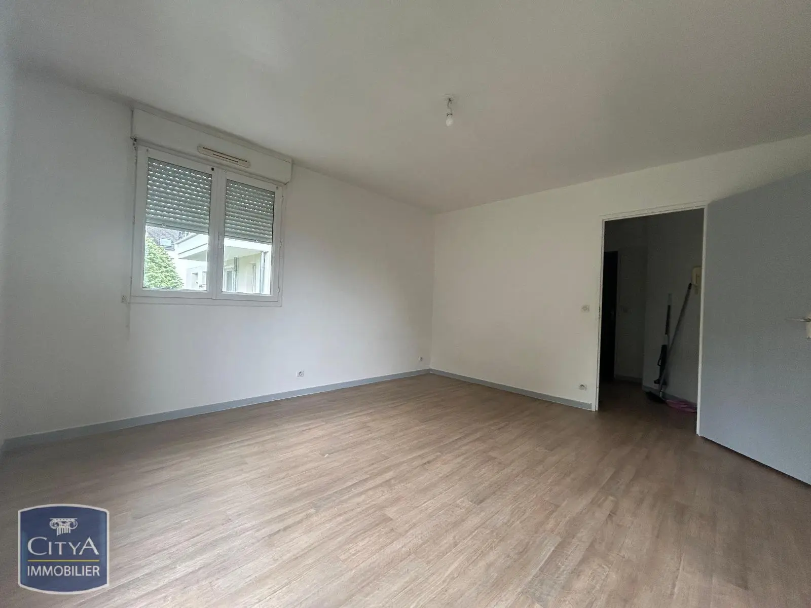 Photo 2 Appartement 1 pièce 28m²