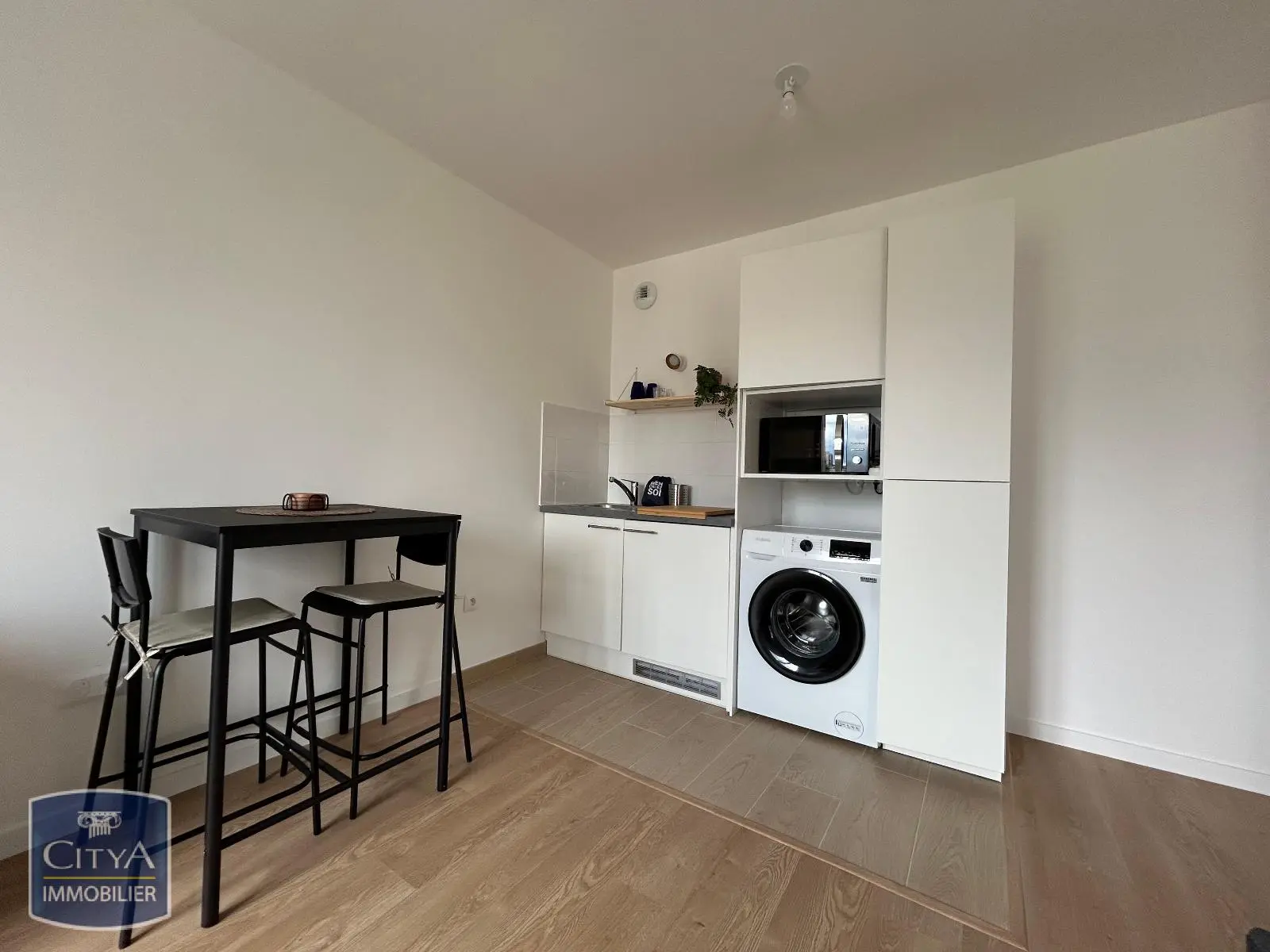 Photo 2 Appartement 1 pièce 32.38m²