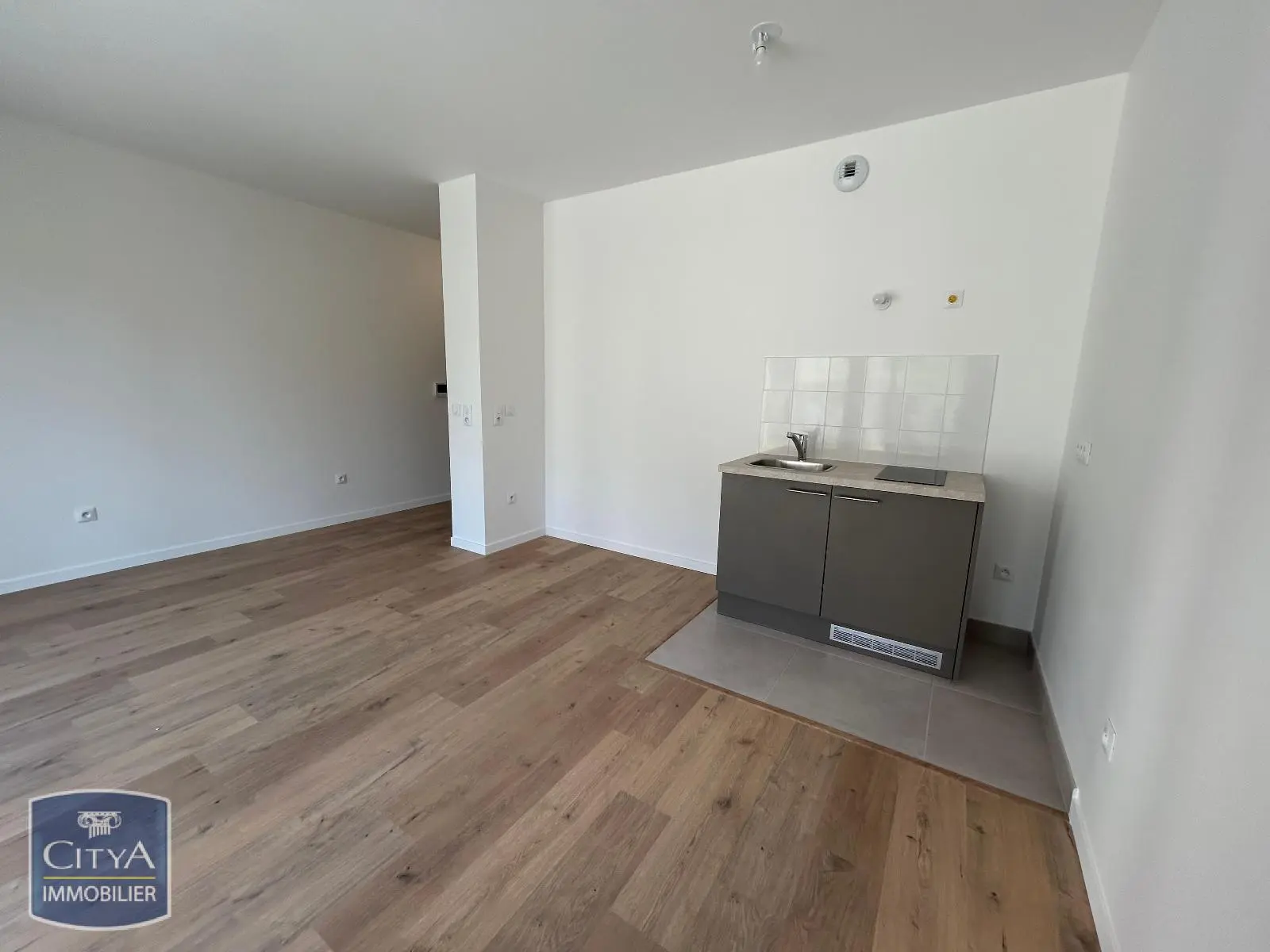 Photo 1 Appartement 1 pièce 30.97m²