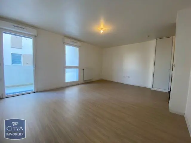 Photo 2 Appartement 1 pièce 32.76m²