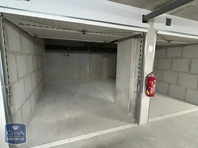 Photo 1 Parking