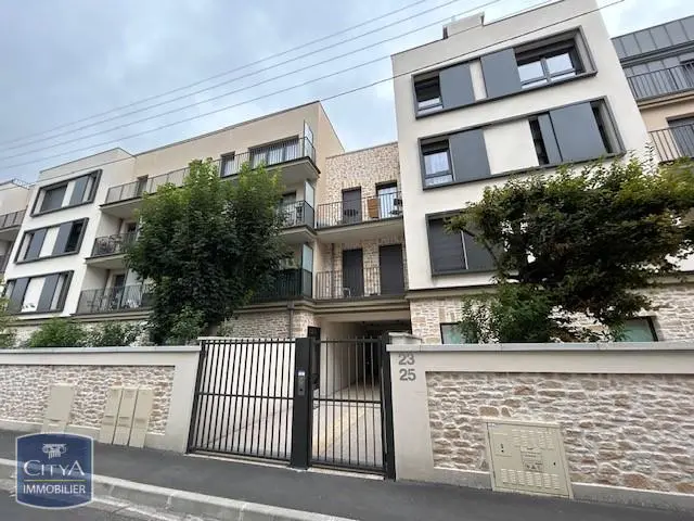 Photo 1 Parking