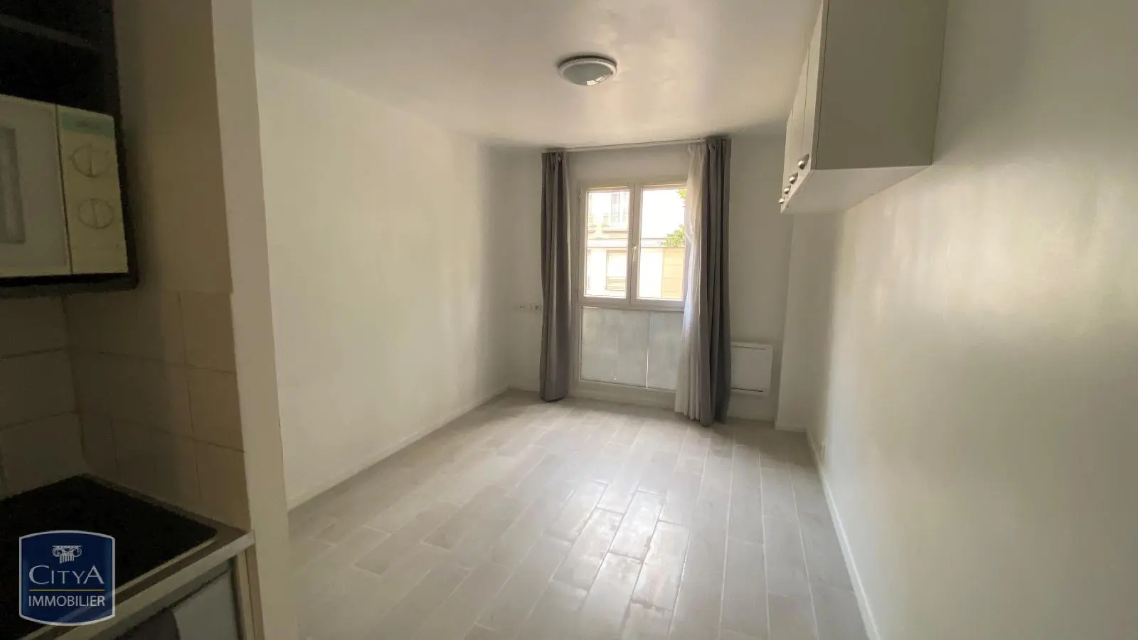Photo 1 Appartement 1 pièce 17.73m²