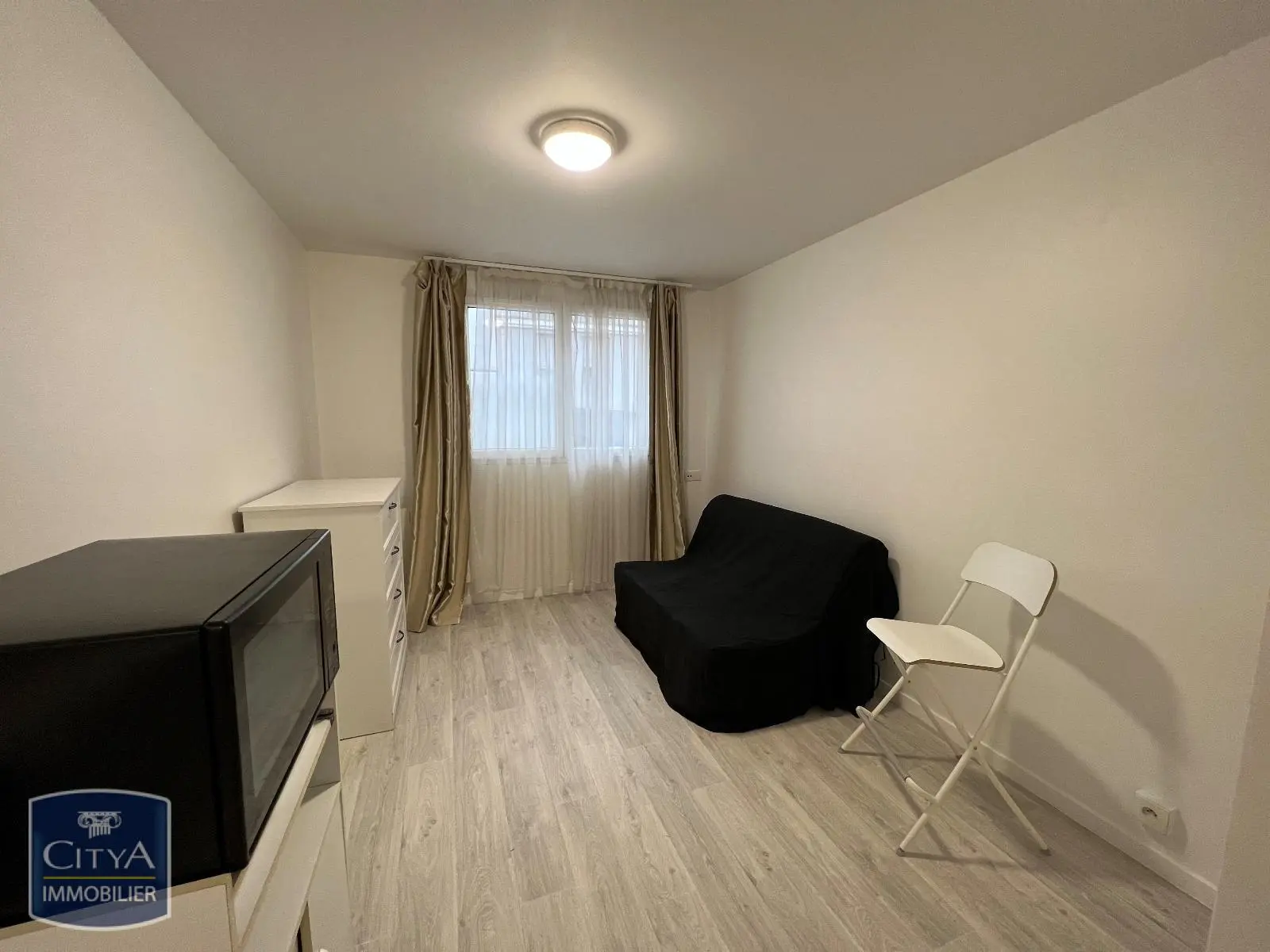 Photo 1 Appartement 1 pièce 18m²