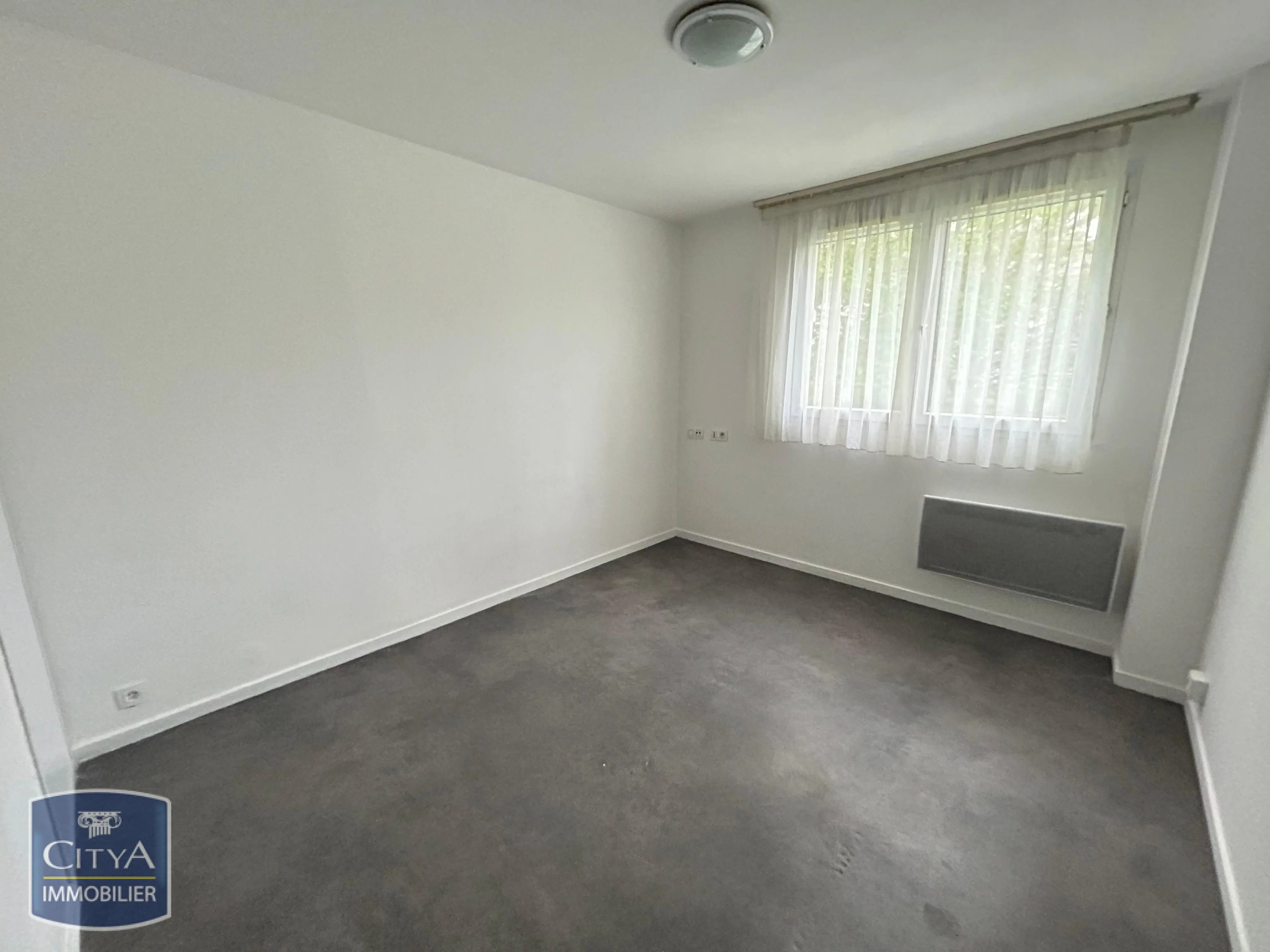 Noisy-le-Grand (93160) Appartement 1 pièce 18m² photo 2