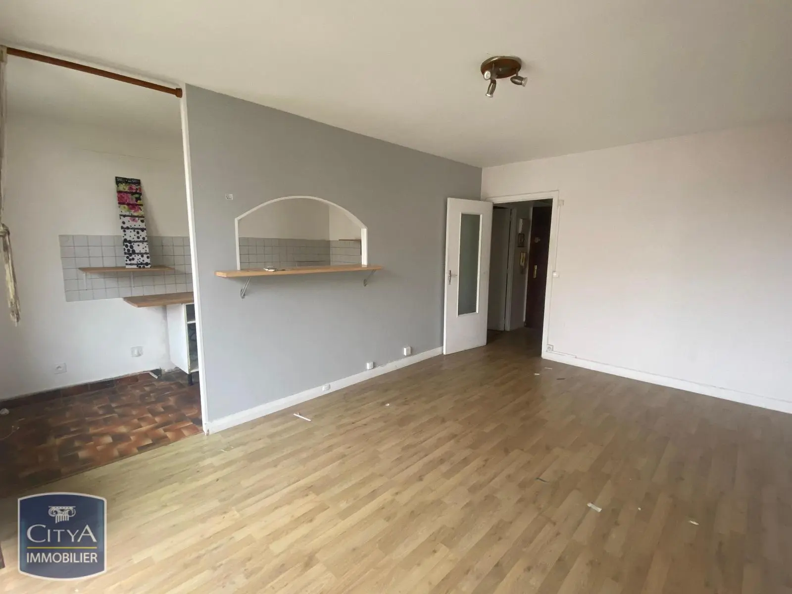 Photo 2 Appartement 1 pièce 28.1m²