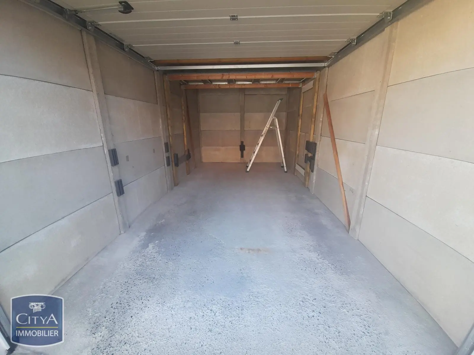 Photo 3 Parking