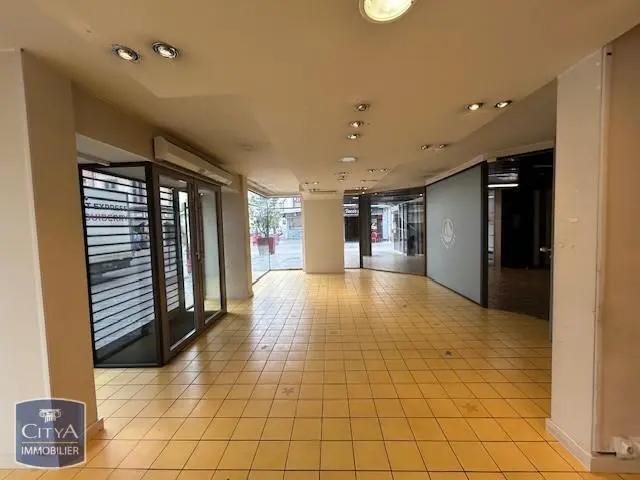 Photo 9 Local Commercial 142.68m²