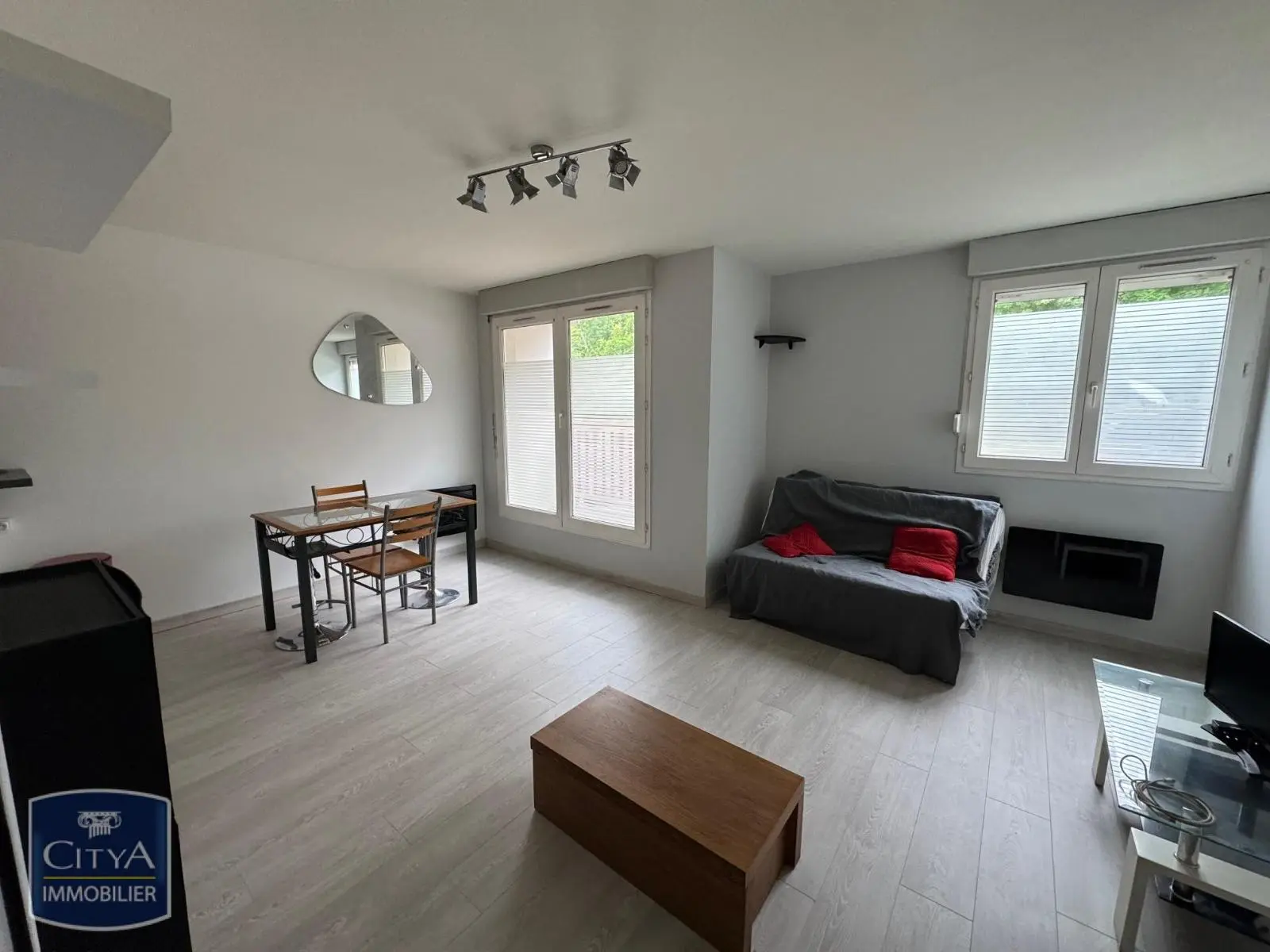 Photo 2 Appartement 1 pièce 31.04m²