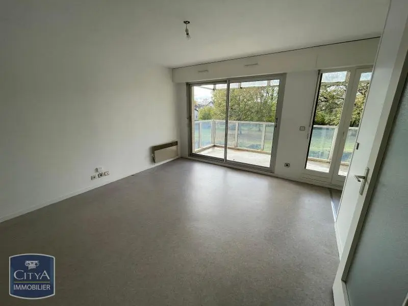 Photo 2 Appartement 1 pièce 31.28m²