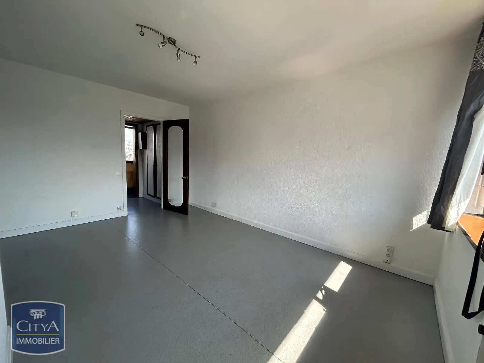 Photo 1 Appartement 1 pièce 31.24m²