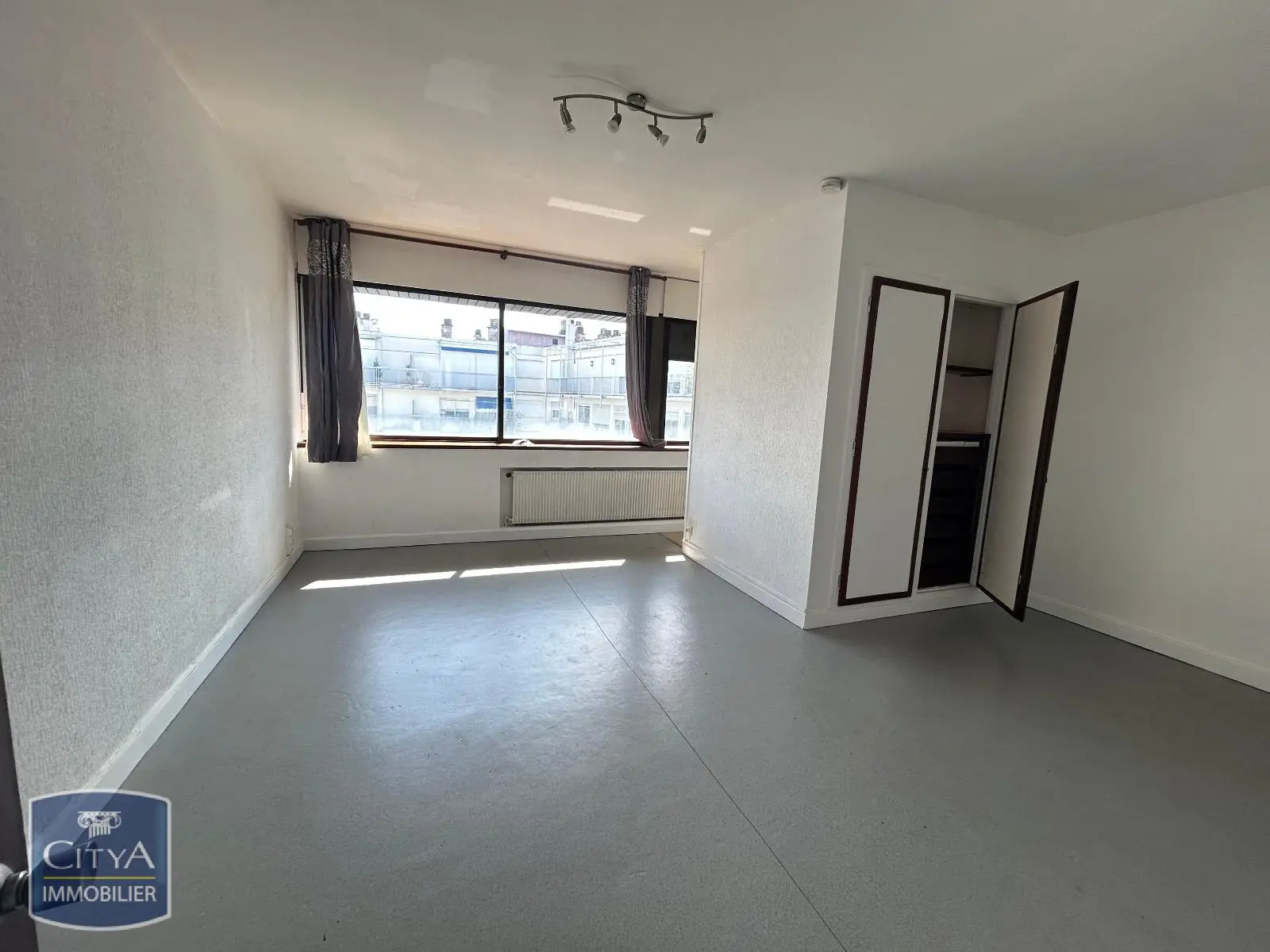Photo 2 Appartement 1 pièce 31.24m²