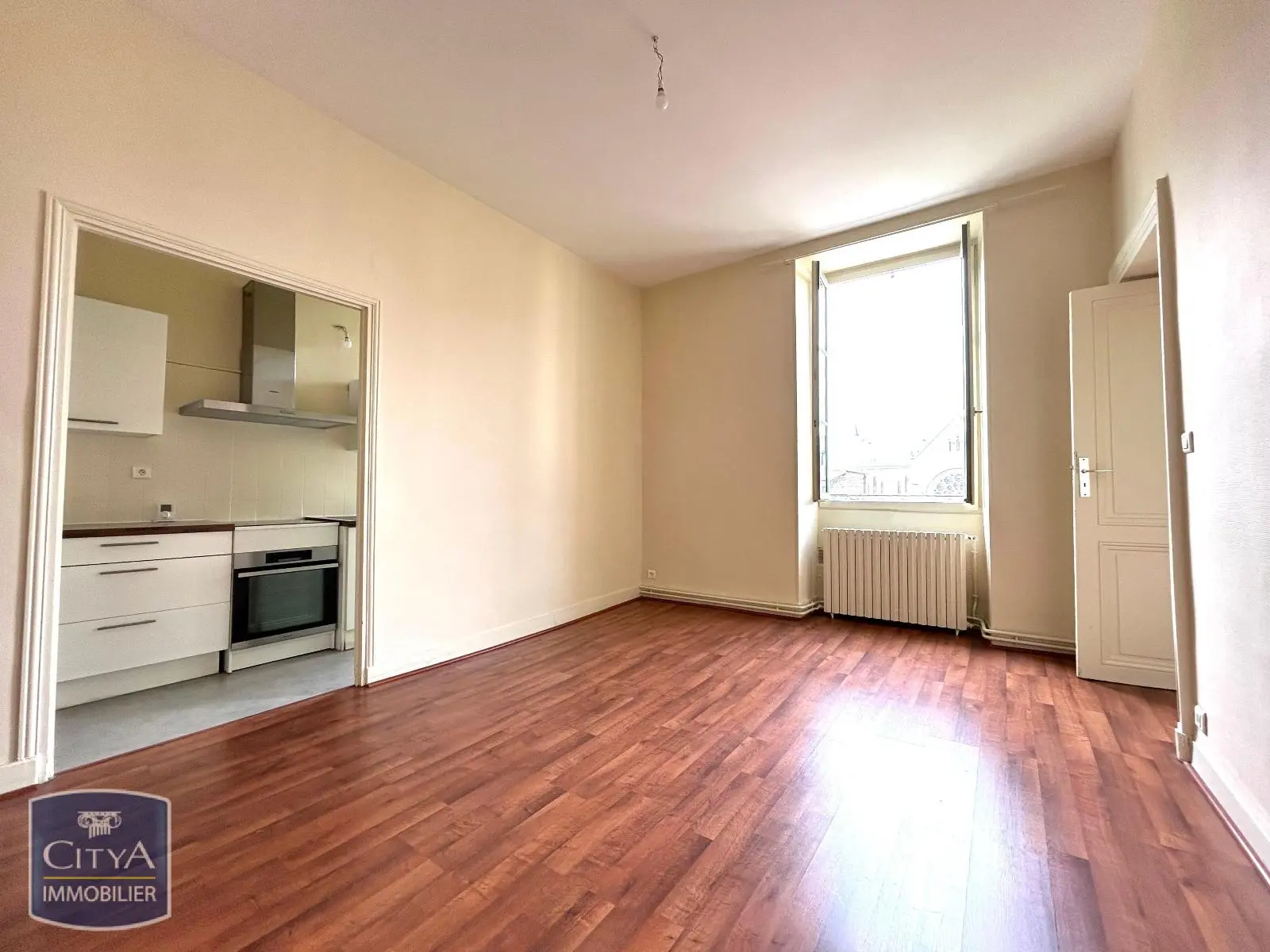 Photo 1 Appartement 5 pièces 147.88m²