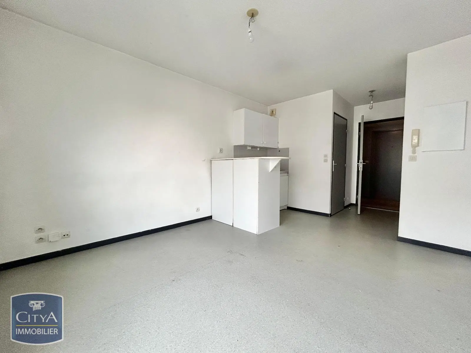 Photo 1 Appartement 1 pièce 18.59m²