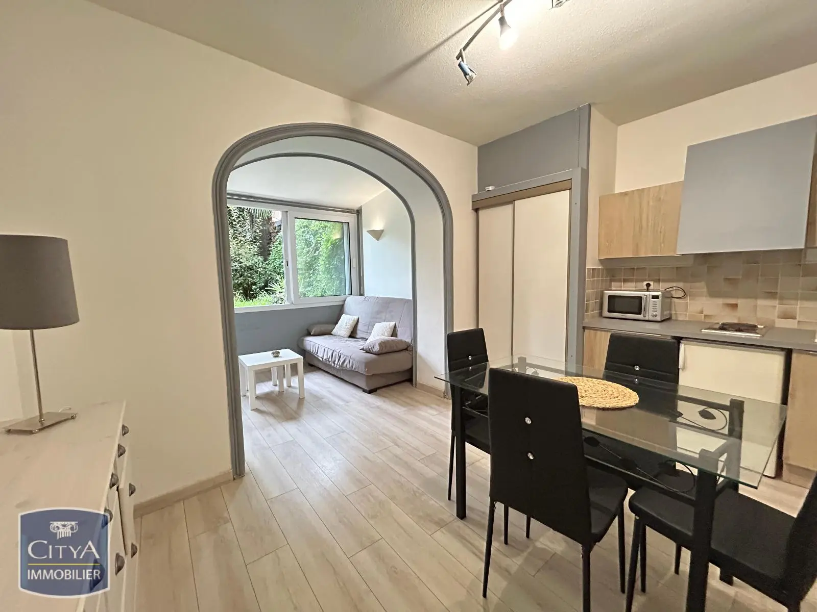 Photo 1 Appartement 1 pièce 21.5m²