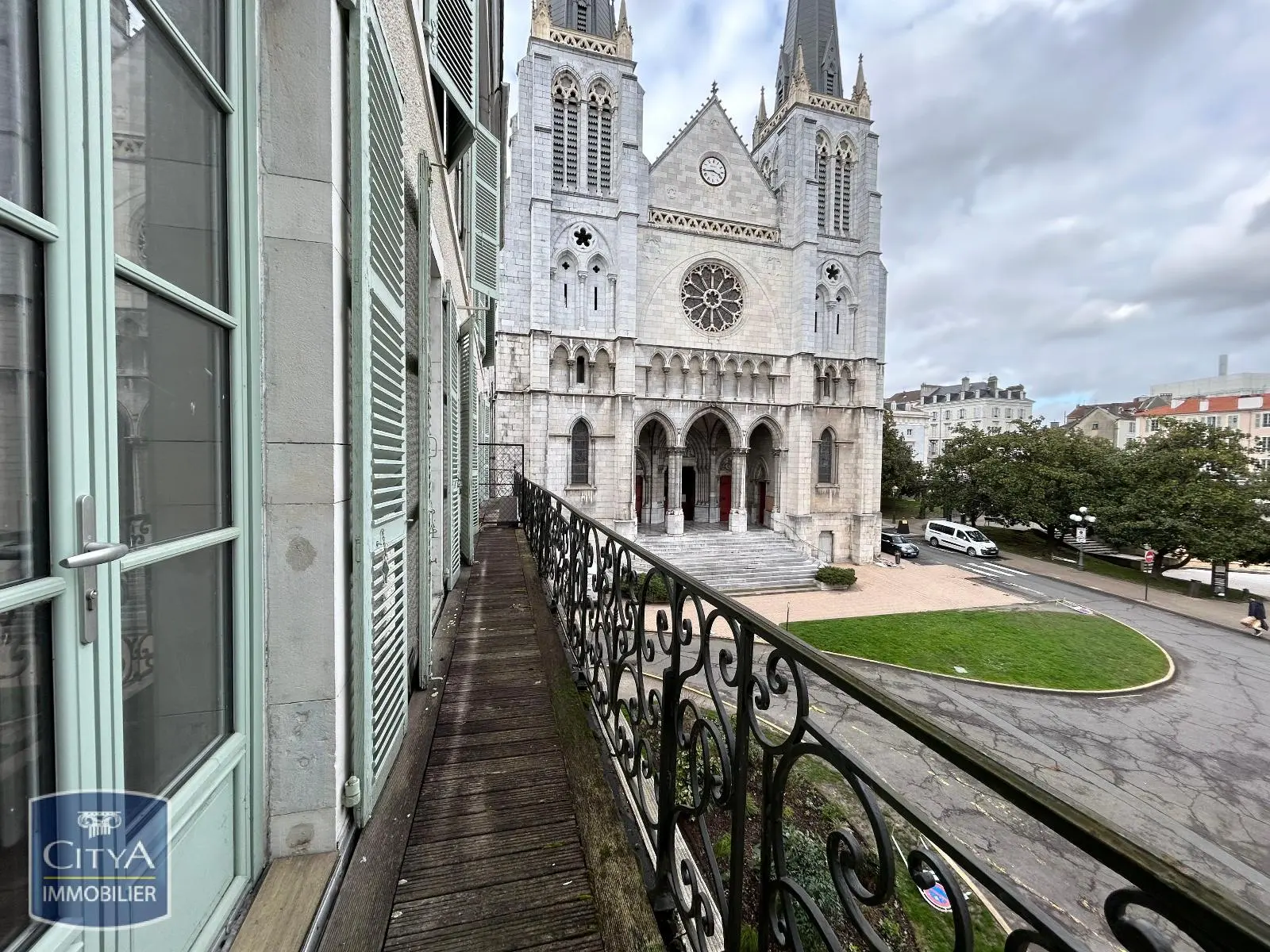 Photo 15 Local Professionnel