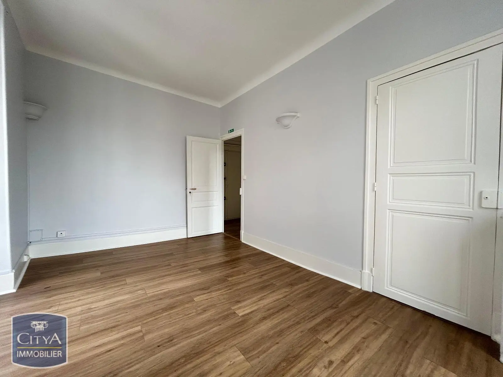 Photo 8 Local Professionnel