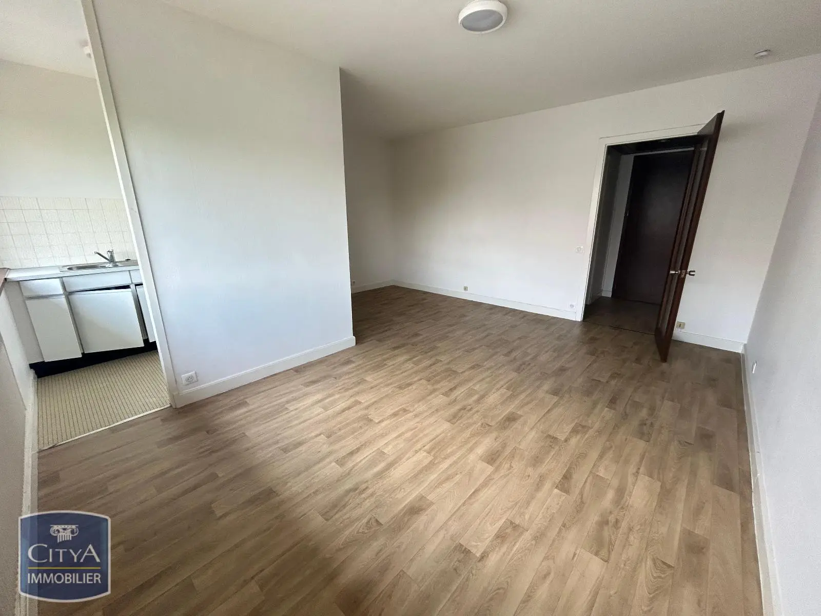 Photo 1 Appartement 1 pièce 30.4m²