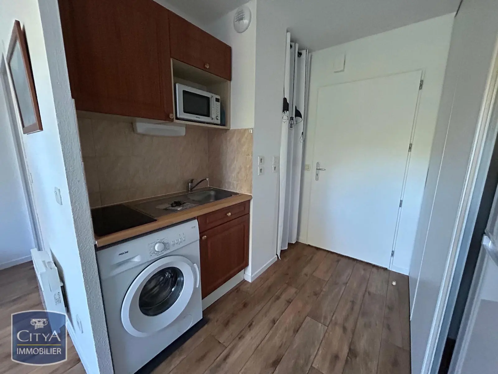Photo 1 Appartement 1 pièce 21.93m²