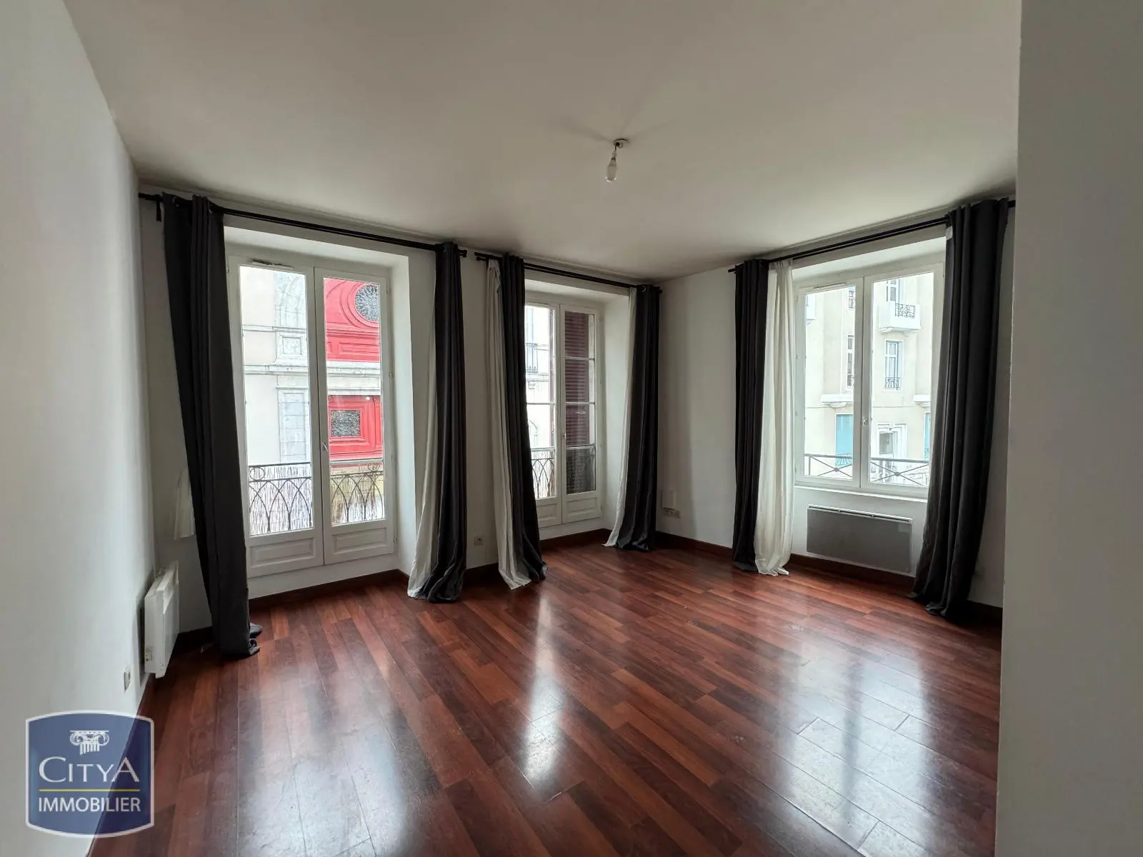 Photo 1 Appartement 1 pièce 24.42m²