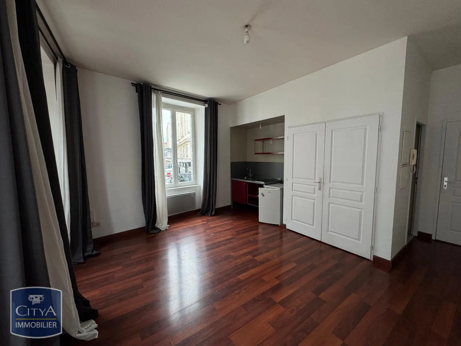 Photo 2 Appartement 1 pièce 24.42m²