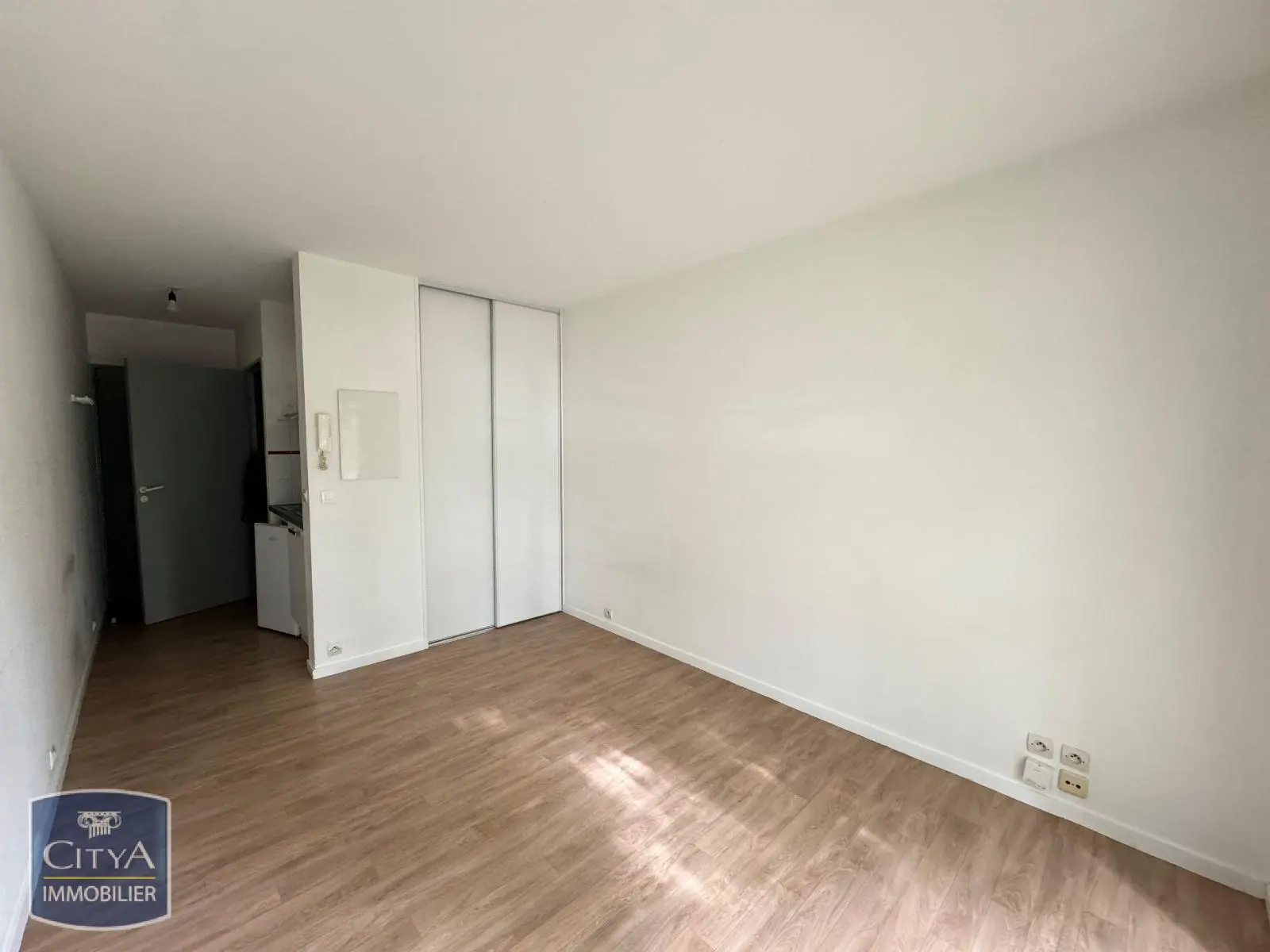 Photo 2 Appartement 1 pièce 17.94m²