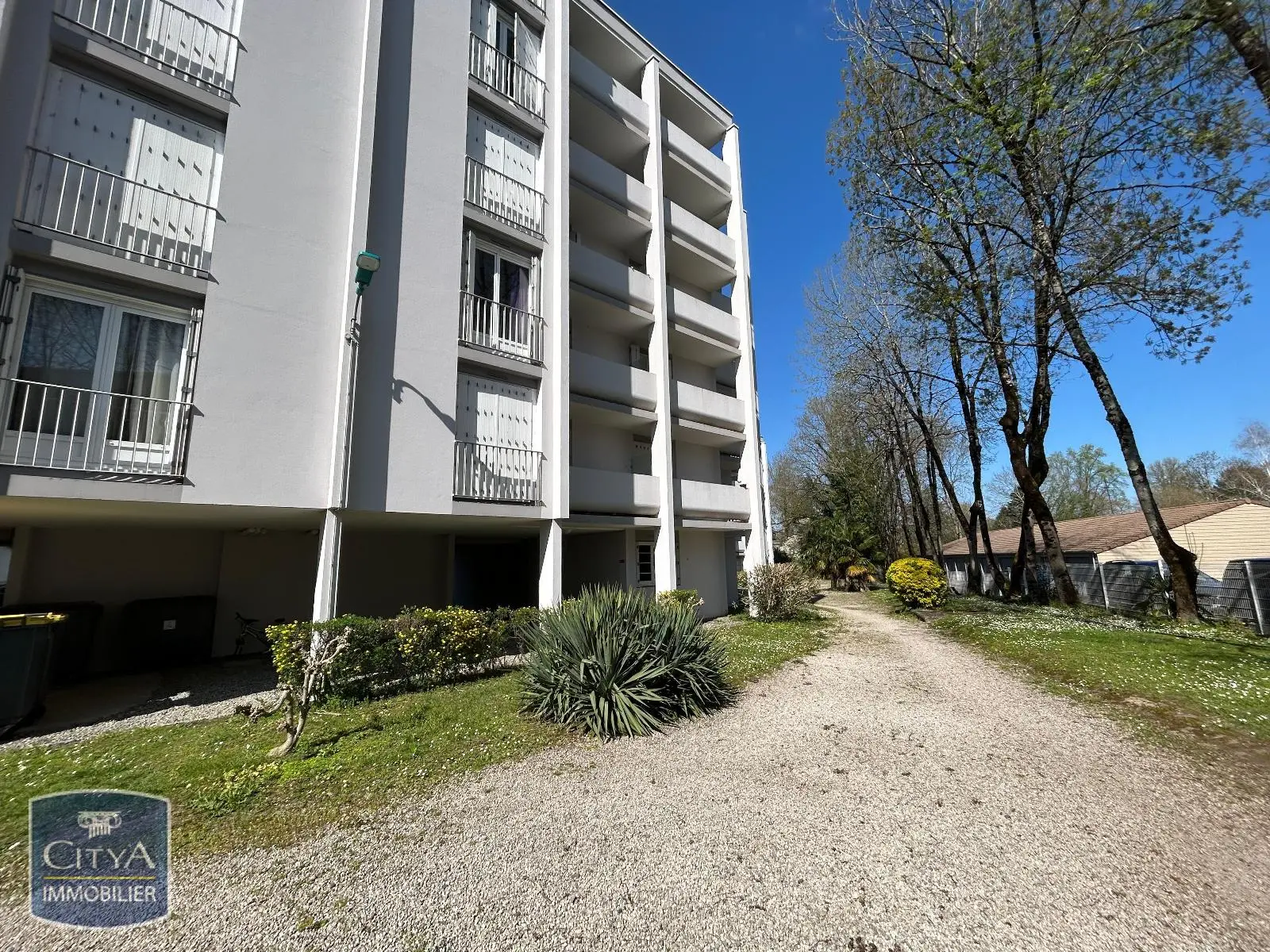 Photo 1 Appartement 1 pièce 16.94m²