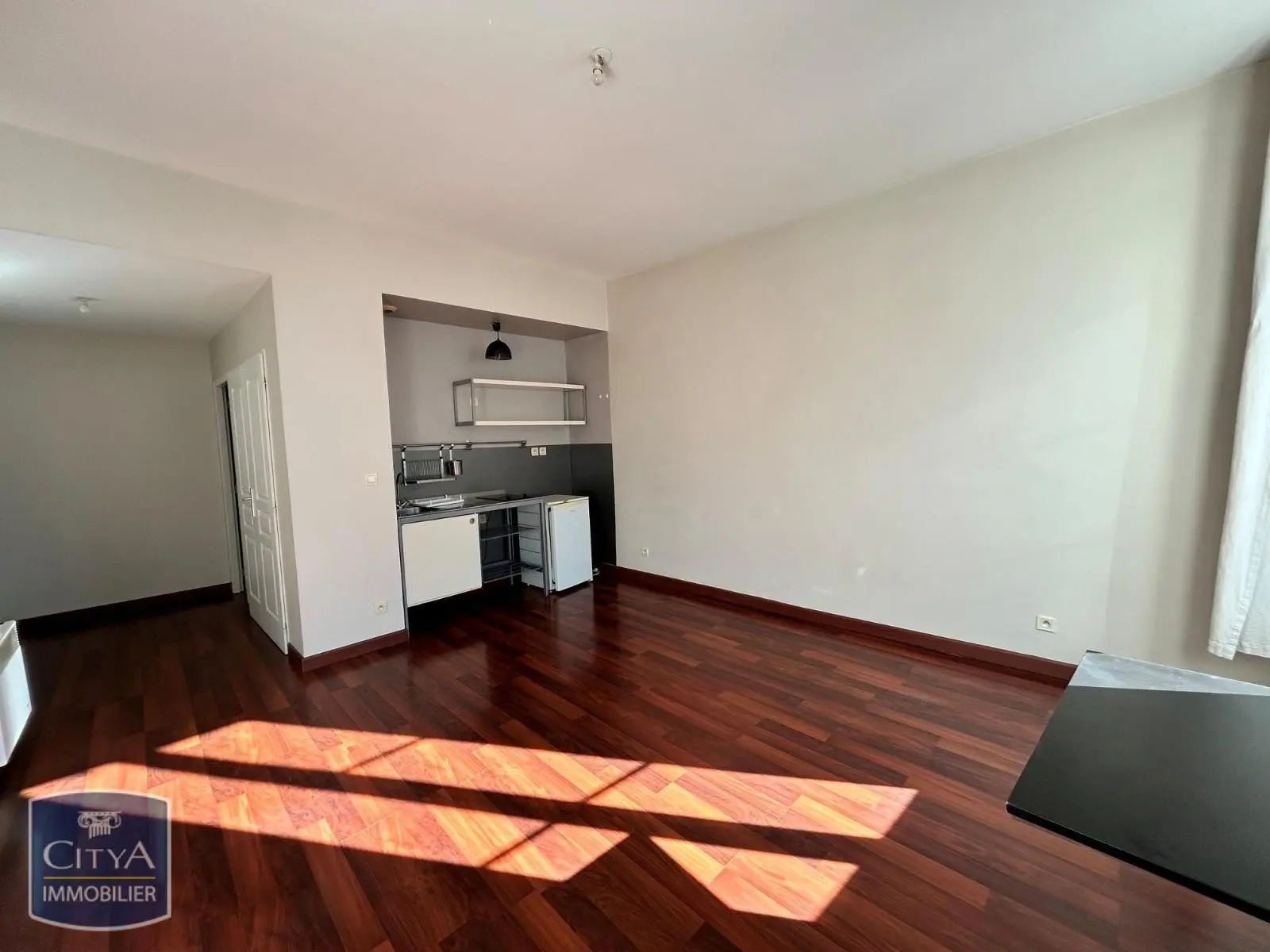 Photo 2 Appartement 1 pièce 27.23m²